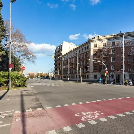 Three Bedrooms Апартаменты *