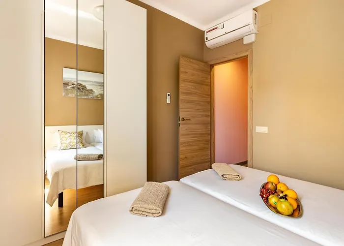 Three Bedrooms * برشلونة